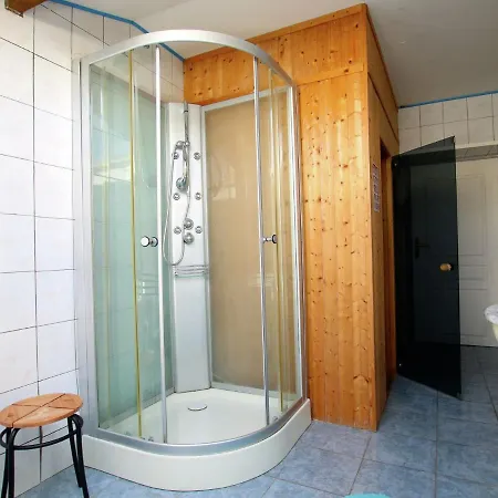 Welcoming Mansion With Sauna In Holiday home *